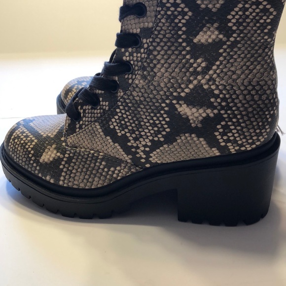 Women’s Snake Skin Print Lace Up Combat Boots - Picture 9 of 10